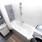 Spacious Snowwhite
