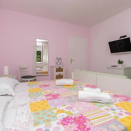 Spacious Snowwhite * Σπλιτ