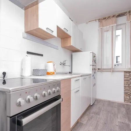 Apartment Spacious Snowwhite Split